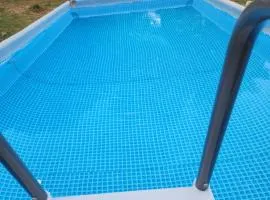 Charme et piscine dans le Gard