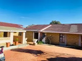 Genius Guesthouse & Tours