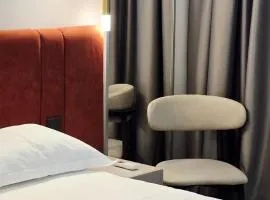 Naya Hotel