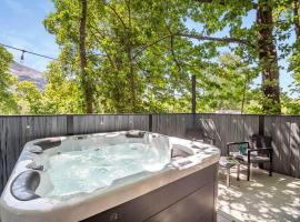 SL14 - The Watchtower with Hot Tub, hotel i Bethesda