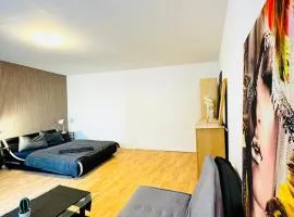 Stylish 1BR Apt, Near Metro & Shops