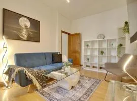 Charming 2Bedroom Apartment with Private Garden