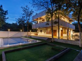 DLR FarmhousePrivate Pool4BHKACWi-Fi, hotel in Shamshabad