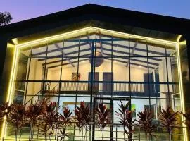 IRA FarmhouseACPoolBBQBonfireGlass House