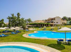 Century Resort, hotel Aharáviban