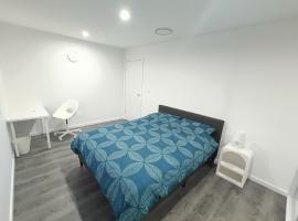 Modern and Peaceful Queen Room in Guildford - NR5、Guildfordのホテル