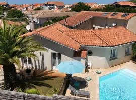 Villa ensoleillée avec terrasse près de la plage - FR-1-831-11