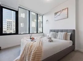 Prime Sydney CBD 1BR – Walk to Town Hall & QVB
