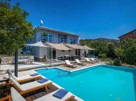 Amazing Home In Crikvenica