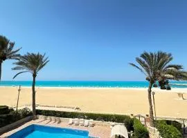 فيلا اول صف بحر مارينا الساحل الشمالي العلمين برايفت بول