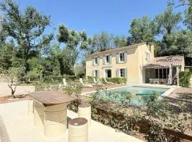 Mas Provençal près d'Avignon