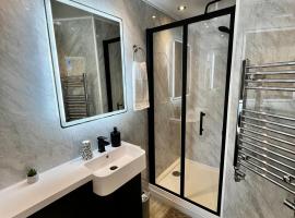Captain's Rest - Kingsize - Kettle - Toaster - Fridge - Sea Front, khách sạn ở Saltburn-by-the-Sea