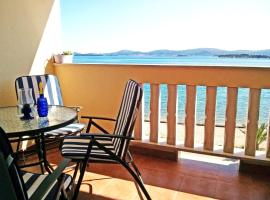 Apartment ANTONELA just 10 m from the Beach & Stunning Sea View & Free Private Parking, khách sạn ở Sveti Filip i Jakov