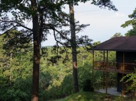 The Woodsman Lodge，尤里卡泉鎮的飯店