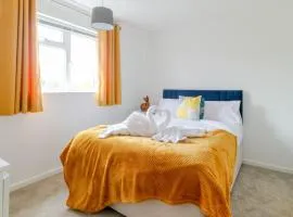 Tiger House Stevenage 5 Bed 4 Bath Group Bookings