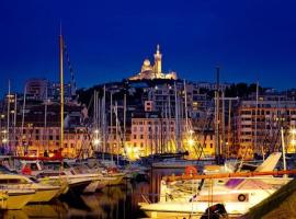 Nuitée sur un Yacht d'exception face au Mucem, au cœur du Vieux-Port, Boot in Marseille