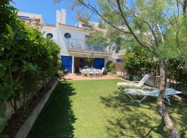 Les Dunes 2044, hotel in Torroella de Montgrí