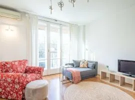 Vintage romantic home for couples on Buda hills