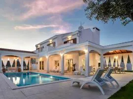 Awesome Home In Sestanovac