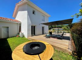 Villa Climatisée 8 Pers, 4 chambres, 3 Sdb – hotel w mieście Saubion