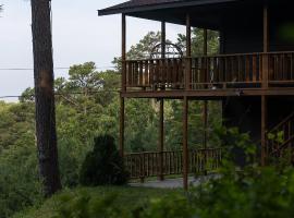 The Woodsman Lodge、ユーレカ・スプリングスのホテル