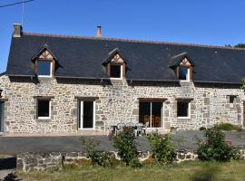 Gîte La Mancellière - Maison familiale 12-15 pers, grand jardin, jeux & pétanque - Pleine nature, hotel din Cigné