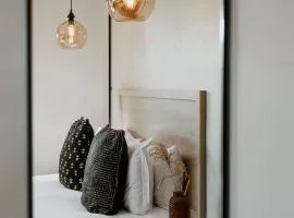 Lighthouse Guesthouse & Cafe