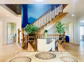 Amazing Unique House in Richmond Hill、リッチモンドヒルのホテル