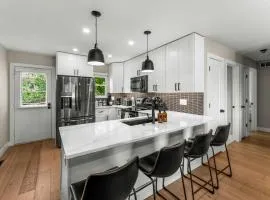 Stylish Arvada Duplex Central Access to Denver