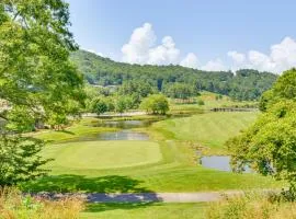 Tee Off in the Mtns Sky Valley Condo with View!