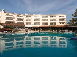 Paphos Gardens Holiday Resort, three-star hotel in Paphos City