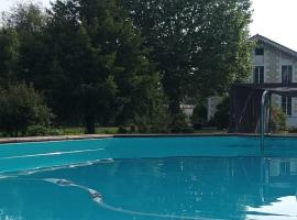 Montplaisir, Hotel in Montendre