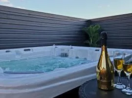 5BR Home near City Center, Live! Casino, Hot Tub with City View