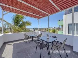 Sea View Terrace 1BR Apartment 1 Block to Malecón