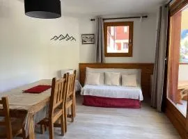 Appartement ensoleillé, 3 pièces, balcon sud, centre de Pralognan, proche commerces et téléphérique - FR-1-464-49