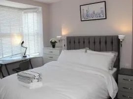 King-size 3Bed House in Leicester