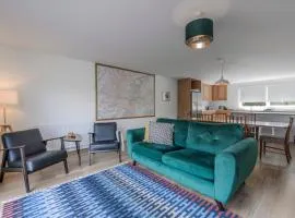 Heathercroft House-Modern 3 bedroom house with stunning views