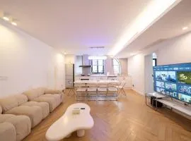 ZHome-Three floors 4 bedrooms - near Nanjing Road