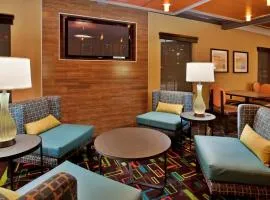 Holiday Inn Express Hotel & Suites North Kansas City by IHG