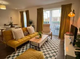 Issara Apartments 35 - Great Location & Private Parking