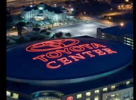 Distinct Houston Luxury Downtown, hotel in Houston