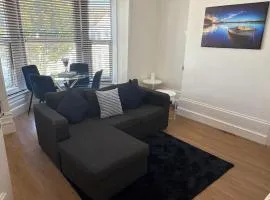 Laburnum - 2 bedroom - Sleeps 6, Outside Space, Free Parking