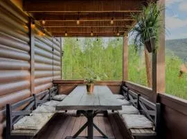 The Carriage House, Walk to River & Lake, In Town