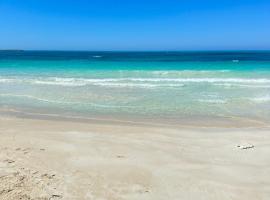 شاليه vip دوبلكس 4 غرف مارينا الساحل الشمآلي العلمين, cabin nghỉ dưỡng ở El Alamein