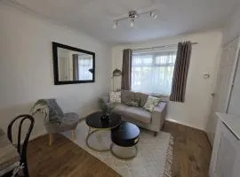 Charming Canterbury Central 3 Bedroom House - Garden views