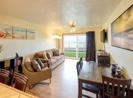 Premier Ground Floor Beachfront Condo - Sleeps 4 - Saltwater Pool