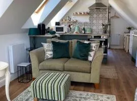 Grove View Studio Apartment