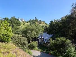 Malibu Home in Enchanting Hills 5 min from the beach