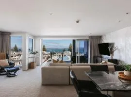 5th Floor Mount Retreat Space Style & Sea Views