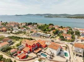 Luxury villa with a swimming pool Turanj, Biograd - 18274